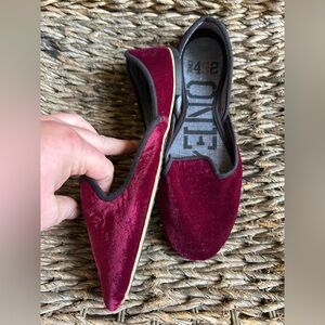 Woman’s Velvet Loafers in Burgundy